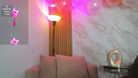 Snapshot of celeste_collinss_ chatting on 12-18-25, 11:44 celeste online show from 12-18-25, 11:44