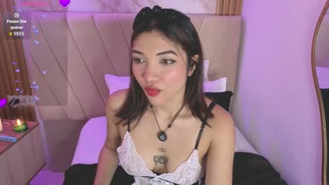Snapshot of celeste_collinss_ chatting on 02-25-26, 04:33 celeste online show from 02-25-26, 04:33