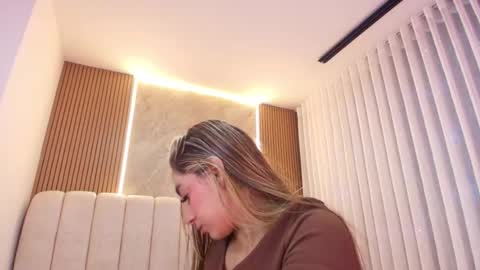 Snapshot of celeste_moonx chatting on 12-18-25, 12:00 Celeste online show from 12-18-25, 12:00