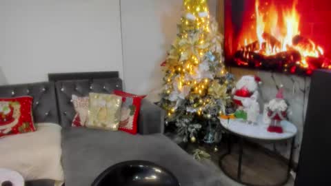 Snapshot of celeste_pervert chatting on 12-22-25, 11:24 mia sofiabohorquez INSTAGRAM online show from 12-22-25, 11:24