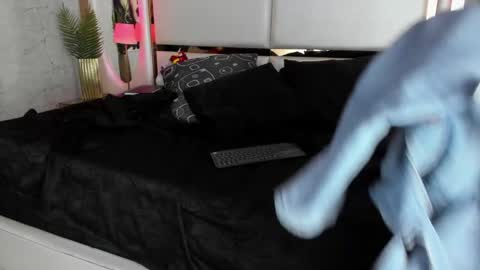 Snapshot of celeste_starsss chatting on 02-22-25, 01:00 celeste_starsss online show from 02-22-25, 01:00