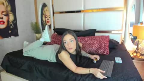 Snapshot of celeste_starsss chatting on 07-18-26, 09:07 celeste_starsss online show from 07-18-26, 09:07