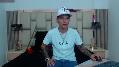 Snapshot of celesteanddylan chatting on 02-08-25, 11:45 Celeste AND Dylan online show from 02-08-25, 11:45