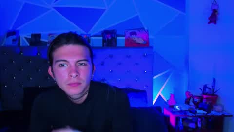 I am Valentinn online show from 11-18-25, 01:55