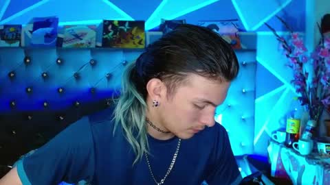 I am Valentinn online show from 12-23-25, 02:53