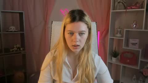 your cute kitty online show from 05-19-26, 06:58