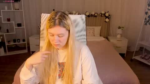 your cute kitty online show from 06-13-26, 06:28
