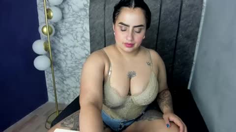 Snapshot of celestte_sweet chatting on 12-30-24, 01:36 online show from 12-30-24, 01:36
