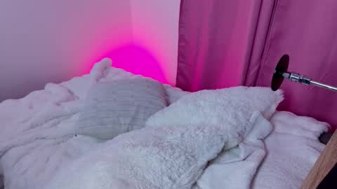 Snapshot of celesttebloom_ chatting on 03-23-26, 10:08 online show from 03-23-26, 10:08