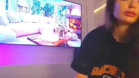 Snapshot of celinassa chatting on 12-21-25, 09:11 Aneli online show from 12-21-25, 09:11