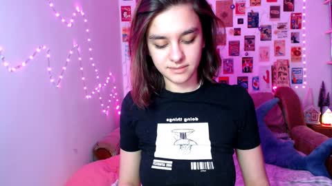 Snapshot of celine_dionn chatting on 12-13-24, 05:43 Celine online show from 12-13-24, 05:43