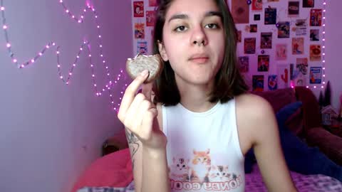 Snapshot of celine_dionn chatting on 12-15-24, 11:45 Celine online show from 12-15-24, 11:45