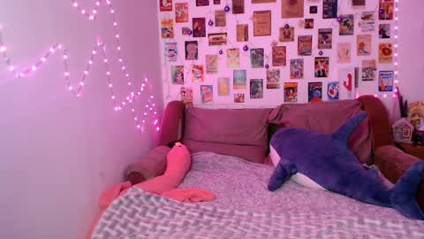 Snapshot of celine_dionn chatting on 12-19-24, 06:45 Celine online show from 12-19-24, 06:45