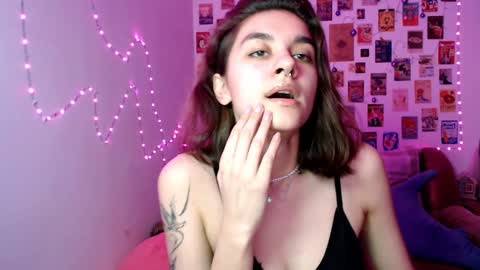 Snapshot of celine_dionn chatting on 01-16-25, 01:47 Celine online show from 01-16-25, 01:47