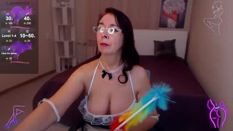Snapshot of celine_faer1 chatting on 02-14-25, 05:14 Celine online show from 02-14-25, 05:14