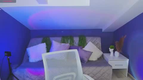 Snapshot of celinecharm_ chatting on 10-17-25, 01:57 elin online show from 10-17-25, 01:57