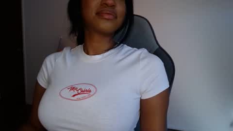 Snapshot of celinecostas chatting on 02-08-26, 07:06 Celine Costas online show from 02-08-26, 07:06