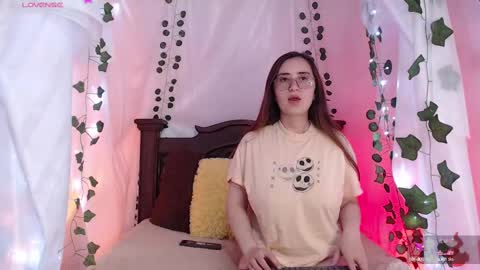 Hello guys my name is Sofi and Lizzie and  Vanessa online show from 02-26-25, 02:26