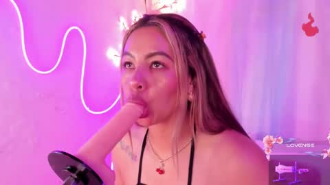 Hello guys my name is Sofi and Lizzie and  Vanessa online show from 10-02-25, 02:29