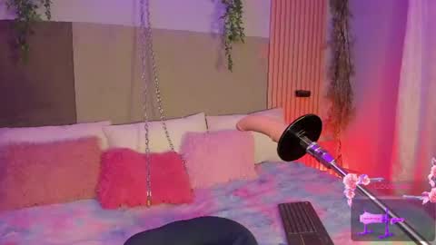 Snapshot of centaurigirls chatting on 06-25-26, 04:11 Hello guys my name is Sofi and Lizzie and Vanessa online show from 06-25-26, 04:11