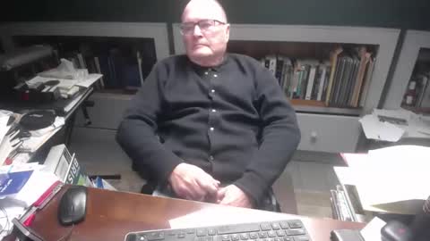central_square_guy_25 online show from 01-12-26, 05:51
