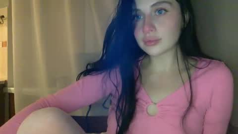 Snapshot of cerisedood82 chatting on 10-07-25, 07:33 Eva online show from 10-07-25, 07:33