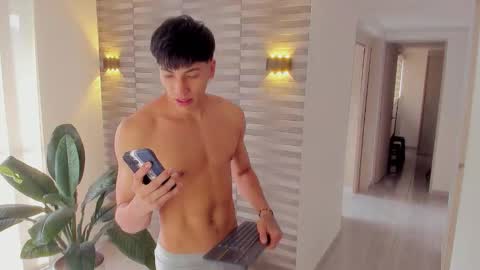 Snapshot of ceron_cb chatting on 12-05-25, 07:21 ceron cb online show from 12-05-25, 07:21