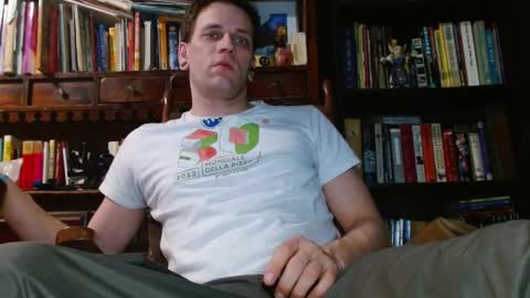 Snapshot of cguffey2284 chatting on 02-13-25, 05:58 cguffey2284 online show from 02-13-25, 05:58