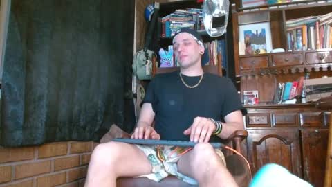 Snapshot of cguffey2284 chatting on 02-25-25, 02:14 cguffey2284 online show from 02-25-25, 02:14