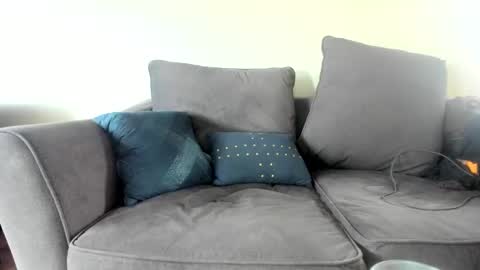 Lydong online show from 10-27-25, 06:56