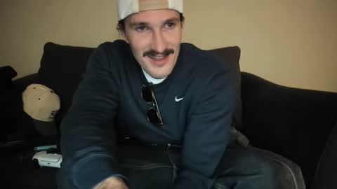 Snapshot of chadpowerz chatting on 05-03-26, 05:35 Lydong online show from 05-03-26, 05:35