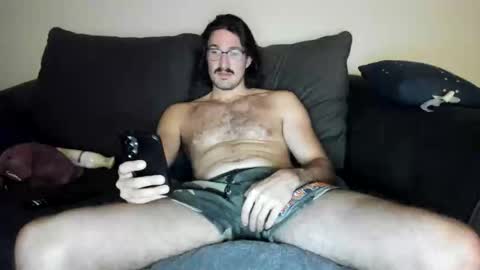 Snapshot of chadpowerz chatting on 05-16-26, 12:07 Lydong online show from 05-16-26, 12:07