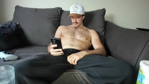 Snapshot of chadpowerz chatting on 05-27-26, 01:57 Lydong online show from 05-27-26, 01:57
