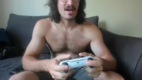 Snapshot of chadpowerz chatting on 06-06-26, 06:45 Lydong online show from 06-06-26, 06:45