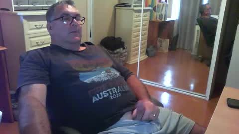 Snapshot of chalkstall chatting on 12-16-24, 09:46 Chalky online show from 12-16-24, 09:46