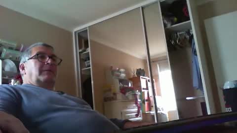 Snapshot of chalkstall chatting on 10-05-25, 08:01 Chalky online show from 10-05-25, 08:01