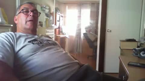 Snapshot of chalkstall chatting on 02-27-26, 06:57 Chalky online show from 02-27-26, 06:57