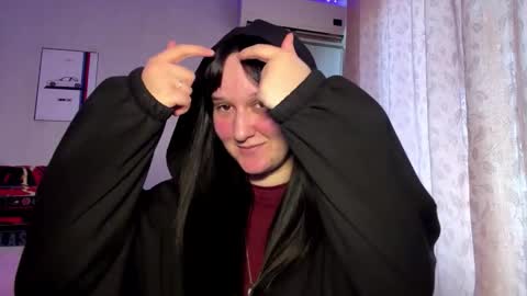 Snapshot of chandamickens chatting on 03-13-26, 01:18 Emily online show from 03-13-26, 01:18