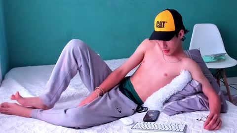 Snapshot of chandler_kenji chatting on 12-30-24, 06:27 Kenji online show from 12-30-24, 06:27