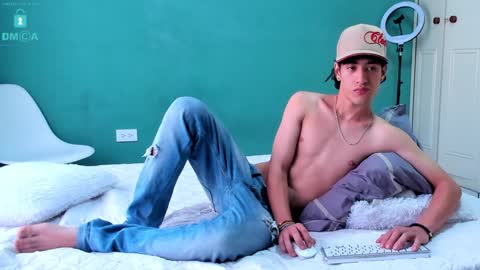 Snapshot of chandler_kenji chatting on 01-08-25, 07:34 Kenji online show from 01-08-25, 07:34