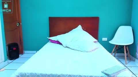 Snapshot of chandler_kenji chatting on 03-04-25, 08:27 Kenji online show from 03-04-25, 08:27