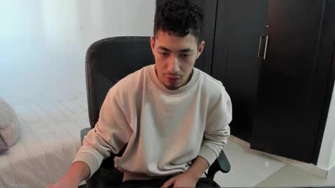 Snapshot of chandler_kenji chatting on 09-12-25, 12:05 Kenji online show from 09-12-25, 12:05