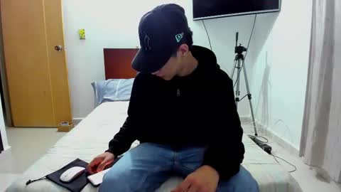 Snapshot of chandler_kenji chatting on 11-18-25, 04:17 Kenji online show from 11-18-25, 04:17