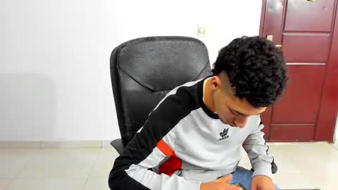 Snapshot of chandler_kenji chatting on 12-01-25, 01:10 Kenji online show from 12-01-25, 01:10