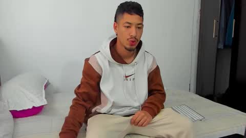 Snapshot of chandler_kenji chatting on 02-05-26, 12:21 Kenji online show from 02-05-26, 12:21