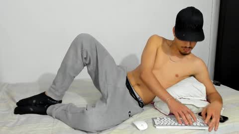 Snapshot of chandler_kenji chatting on 02-07-26, 12:14 Kenji online show from 02-07-26, 12:14