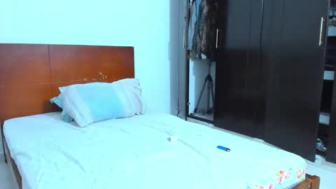 Snapshot of chandler_kenji chatting on 02-10-26, 10:19 Kenji online show from 02-10-26, 10:19