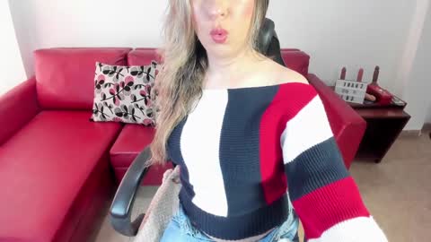 Snapshot of chanel_gold chatting on 12-26-24, 04:14 online show from 12-26-24, 04:14