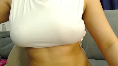 Snapshot of chanelhernandez10 chatting on 03-11-26, 04:18 ChanelH1009 online show from 03-11-26, 04:18