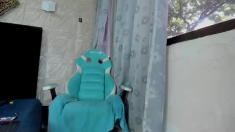 Snapshot of chanellejohnson_ chatting on 11-20-25, 06:51 chanellejohnson_ online show from 11-20-25, 06:51